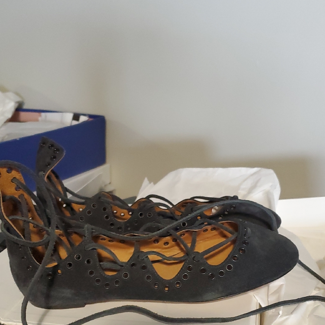 Women's Black Lace-Up Flats